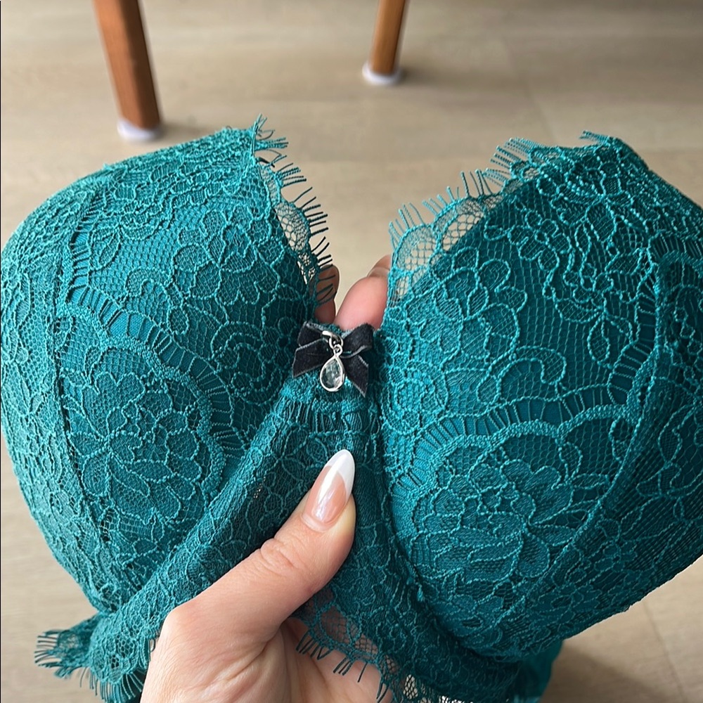 Victoria's Secret Dream Angels Lined Demi Teal Green Lace Bra Size 34DDD NWT - Picture 4 of 4